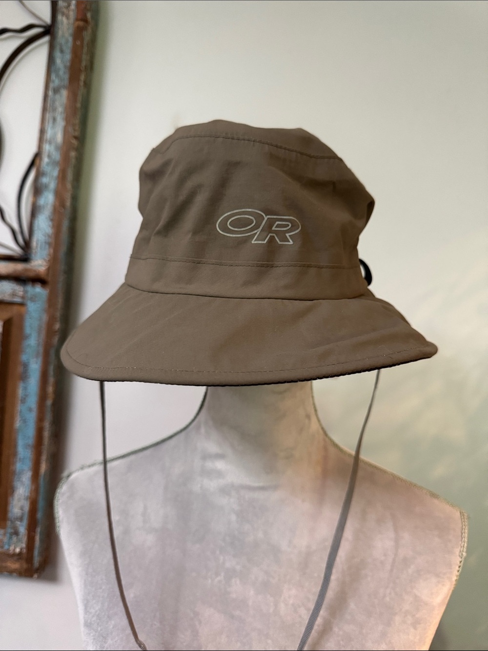 Outdoor Research Olive/Taupe Gortex Bucket Hat with Chin Cord adjustable fit
